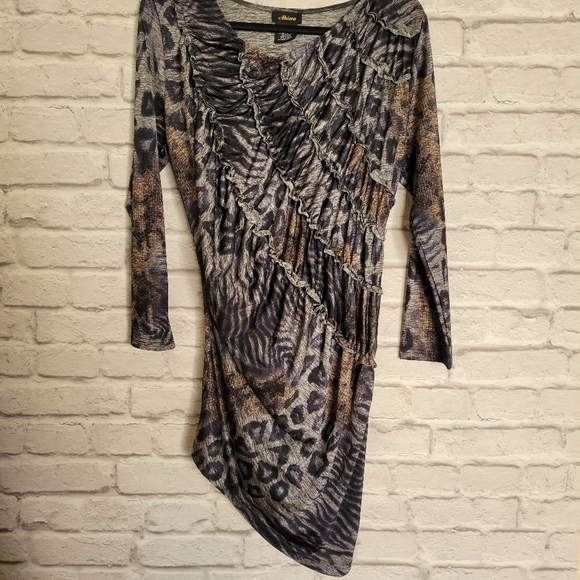 Akiera asymmetrical tunic top size large snake and leopard print - Picture 10 of 10